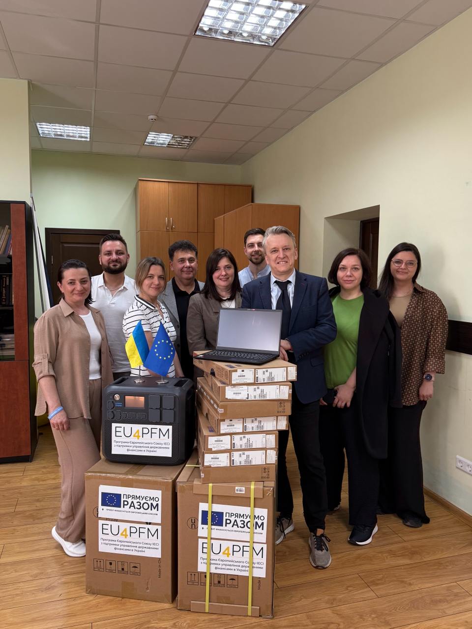 EU4PFM Procurement Component supports the Ministry of Economy with laptops and charging stations